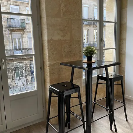 Superbe Studio Avec Climatisation Et Belle Pierre Pour 2 Personnes * Bordeaux