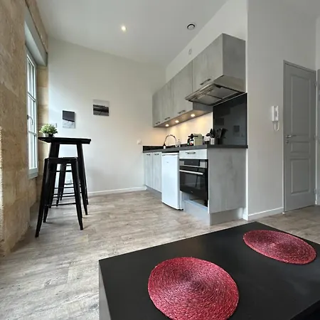 Superbe Studio Avec Climatisation Et Belle Pierre Pour 2 Personnes