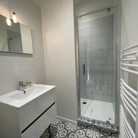 Superbe Studio Avec Climatisation Et Belle Pierre Pour 2 Personnes * Bordeaux